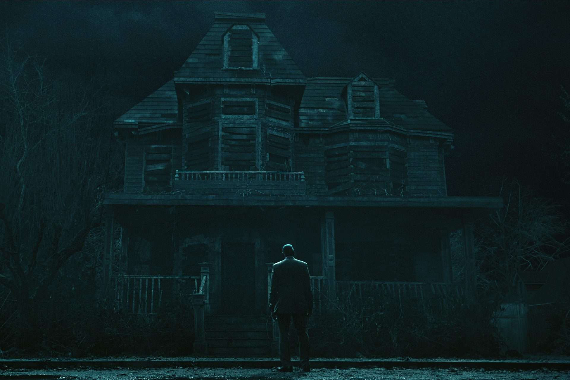 The Fall of the House of Usher dark house